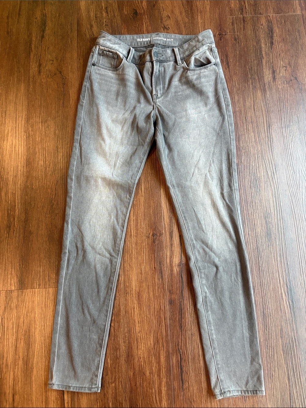 Old Navy Women's Gray Rockstar 24/7 Skinny Jeans (soft wash)